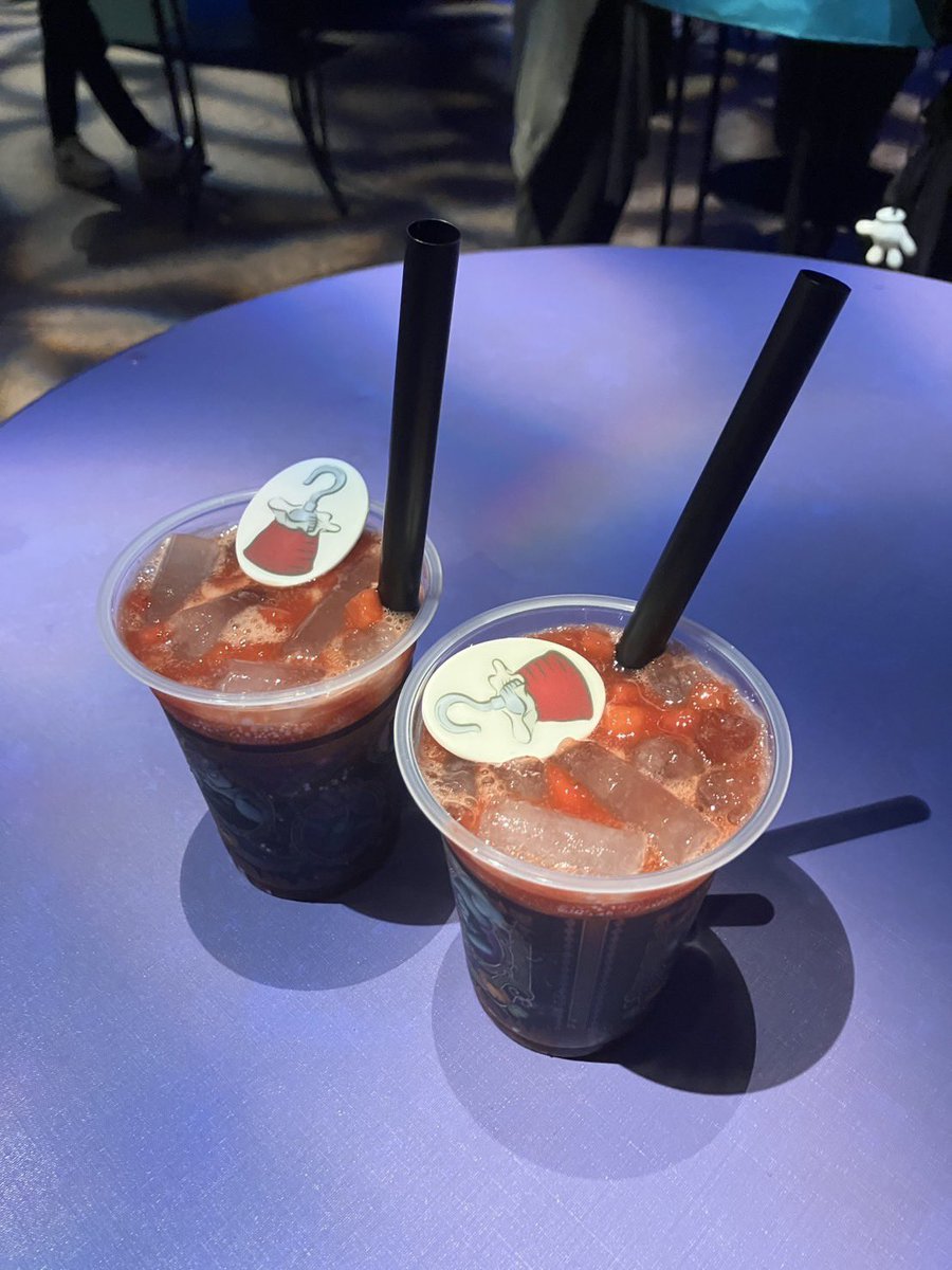 Itsuki_usu's tweet photo. ディズニーのあの初めて飲んだコーラの味が頭から離れません😭😭😭もう一度味わいたい߹-߹ https://t.co/uVCZ99trFi