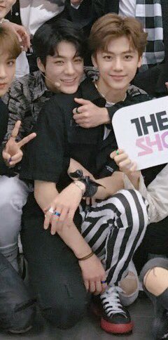 jederojaemitke's tweet photo. they have that kind of ease that only comes with knowing eo so well https://t.co/jQEenoxdXW