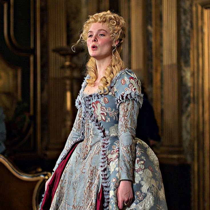 likesrosies's tweet photo. beautiful gowns after beautiful gowns what a fantastic costume department https://t.co/TMQwbaamu3
