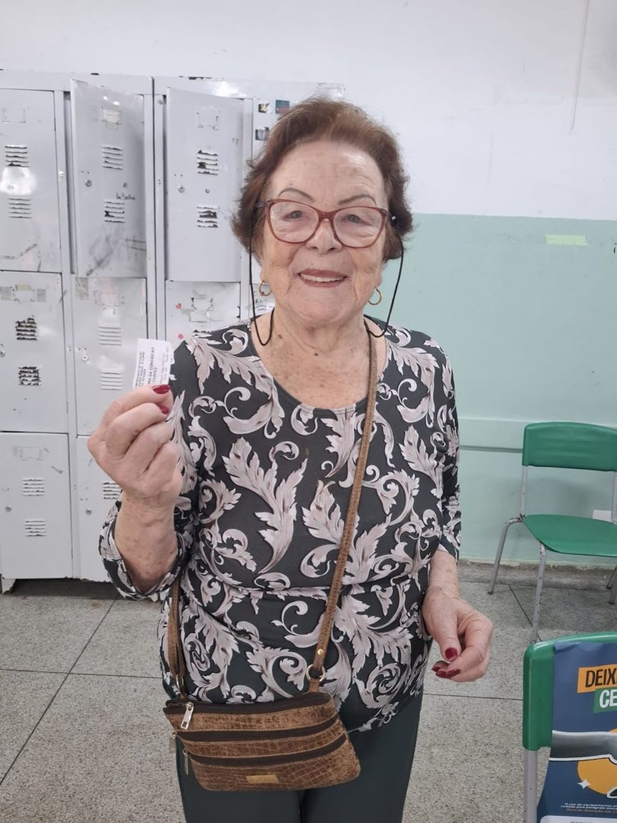 cortezpsol's tweet photo. Minha avó. 93 anos. Nunca votou no Lula. Até hoje. https://t.co/J04Bi1wIKt