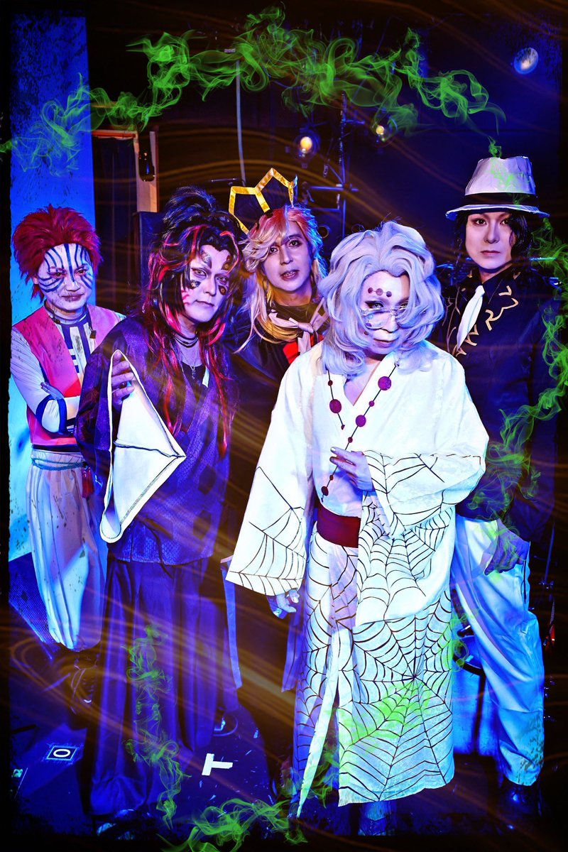 dasein_555's tweet photo. DASEIN Halloween Night 2026
「Trick or Trip」
～仮装しなきゃ、イタズラしちゃうぞ♡～

ご来場ならびにご視聴いただきありがとうございました！！！

今年の仮装はJOEの希望もあり『鬼滅の刃』となりました👹

左から

猗窩座→Ba：長野典ニ

黒死牟→Dr：JOE

童磨→Gt：SCOTTIE

累→Vo：Ricky

鬼舞辻無惨→Mnp：山田巧

それでは引き続きDASEINの応援を何卒よろしくお願いいたします［(=´∀｀)人(´∀｀=)］

#鬼滅のDASEIN