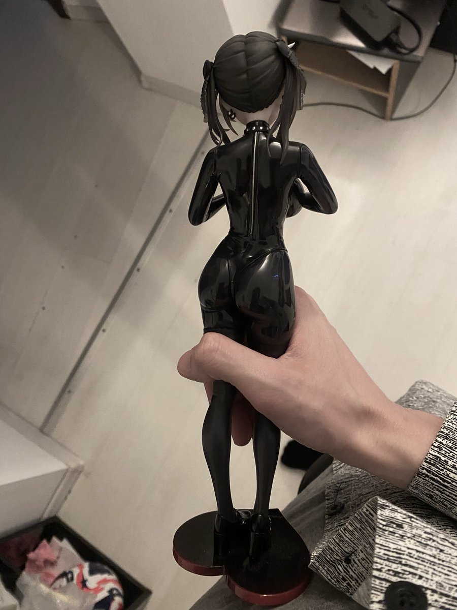 takashimasdesk's tweet photo. outfit inspo straight from the pits of hell https://t.co/5aUj4S1xol
