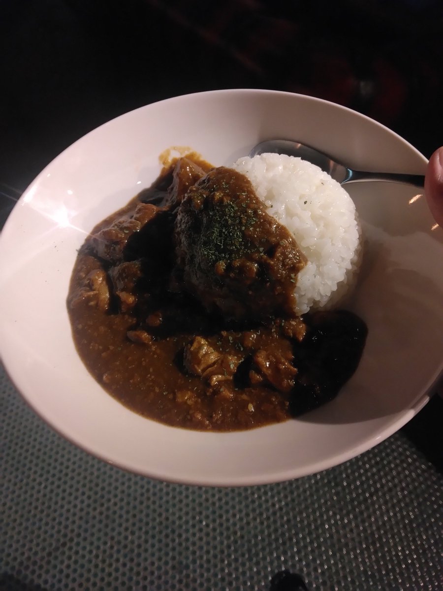 KNETATAKI's tweet photo. 褒美のカレー🍛ラプーペの会場でしたseedさんで出して頂きました✨これ食ってから芝居観れるはかなりアドやなぁと。 https://t.co/1HW4TYwfNh