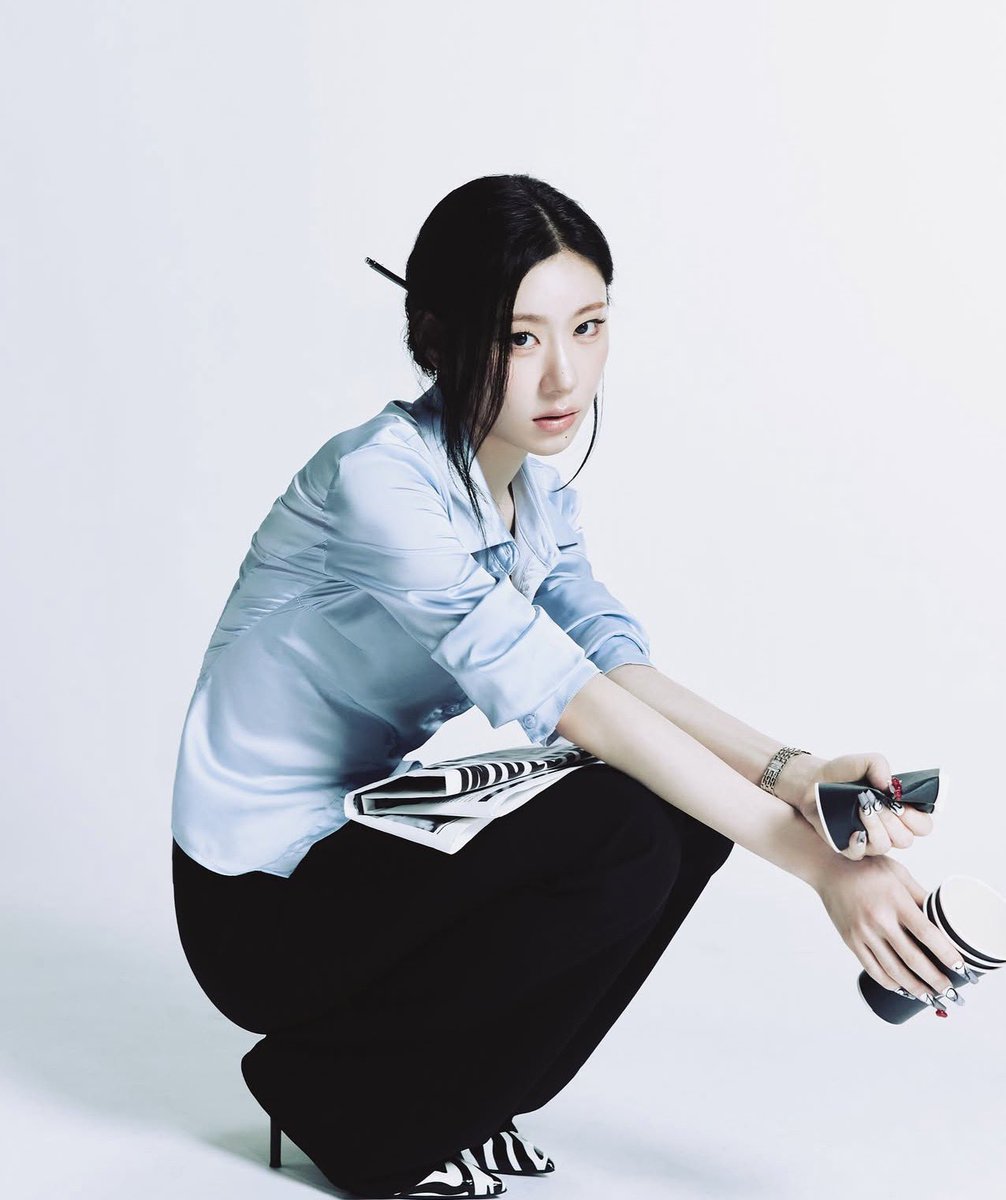 itrustitzy's tweet photo. 😫😫😫I WANT HER SO BAD CAN RYUJIN FIGHT YALL????? https://t.co/PDfRFsjbdT