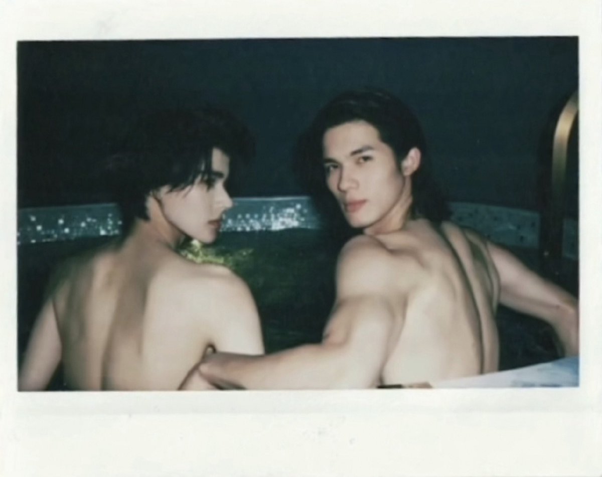 _cloudieblu's tweet photo. คืนนี้นอนพร้อมรูปนี้ ฝันดีงับทุกคน . . 💤♥︎ https://t.co/YzjwWlxbw2