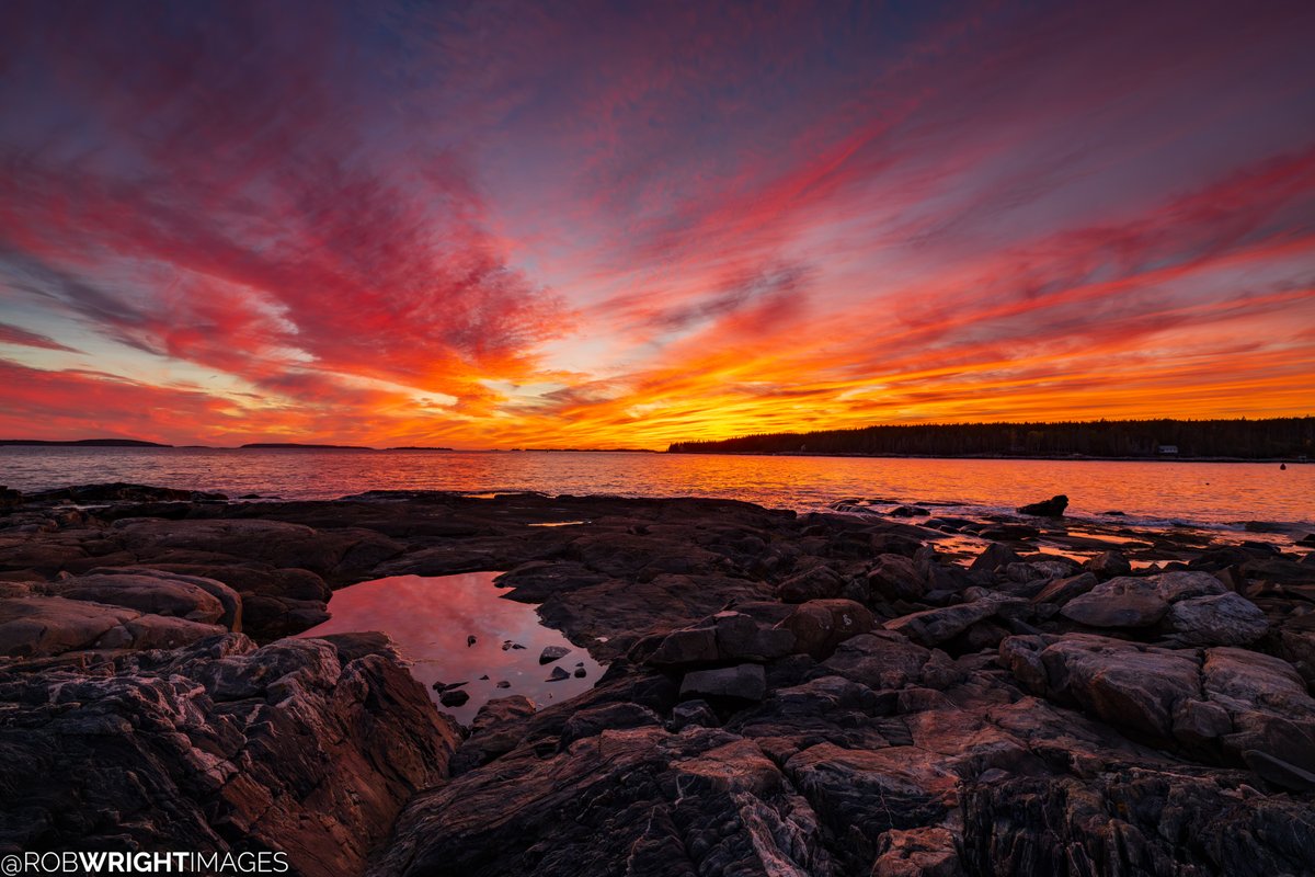 RobWrightImages's tweet photo. Still can't get over that sunset Wednesday night on the Midcoast.
--
October 21, 2026
St. George, Maine https://t.co/cCZs87whcy