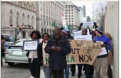 ikhide's tweet photo. 2012. Downtown Washington DC in front of the IMG and the World Bank with the likes of Omoyele Sowore protesting against Goodluck Jonathan for attempting to remove oil subsidy. 2012. When Southwest intellectuals, professional mourners, convinced us that removing subsidy was a criminal act and Goodluck Jonathan should pay the price for what amounts to treason. Today the same Southwest intellectuals are professional cheerleaders trying to convince us that the removal of subsidy by the same Tinubu that led us in protests is a moral imperative that must be done. Listen to "progressive" Kayode Fayemi cackling like a demented hyena that they lied to us. Nigeria is a vast crime scene. But you knew that!