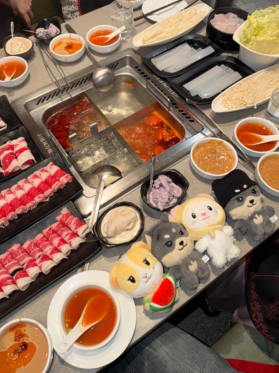 hoonwqawa's tweet photo. 가오슝은 완전히 천국이야 👼🪽💕💕💕 https://t.co/D2tgpvITDa