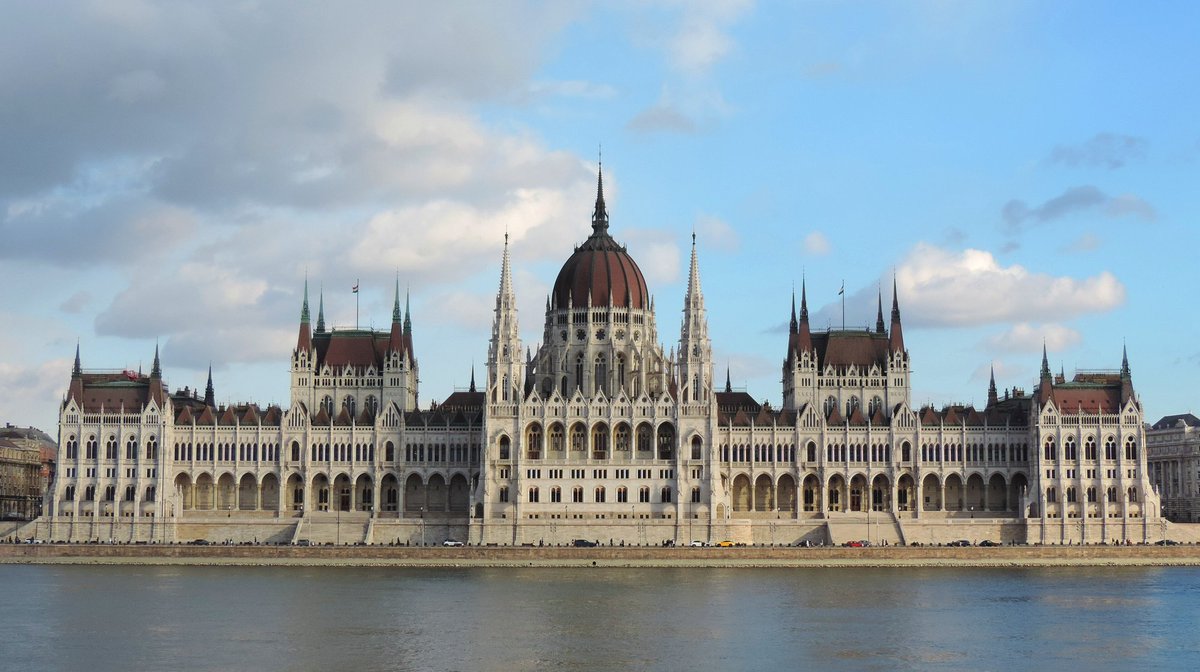 RomanGordiienko's tweet photo. 🏛️ Hungarian Parliament Building by Imre Steindl, 1885–1904, Budapest
A neo-Gothic palace of spires and a great dome on the Danube, Hungary's largest building.
Fun fact: Steindl went blind and died before it was finished.
📷 Kilyann Le Hen, CC BY 4.0
#Budapest https://t.co/bJsx8rCd4l
