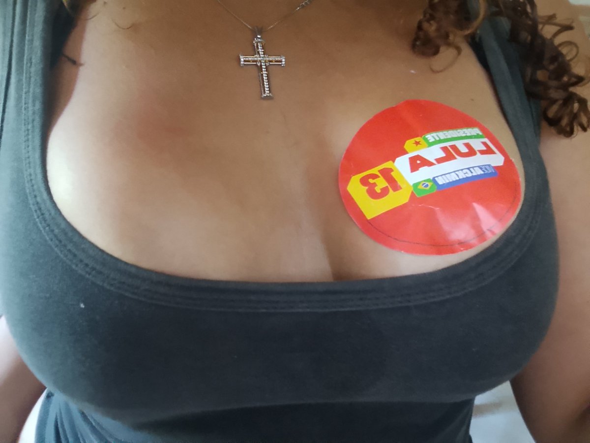 badliliz's tweet photo. gostosas com lula https://t.co/DX80pfamas