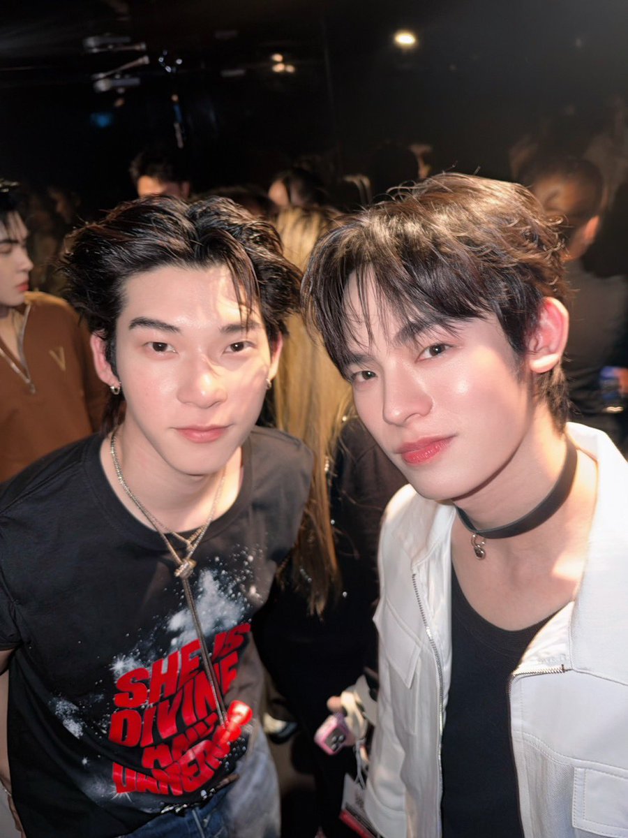 BokBear__DMD's tweet photo. เต็มร้อยไม่หัก บวกเพิ่มอีกล้านคับป๋ม ฮะฮ่า ❤️
หล่อน่ารักมั้ยค้าบ ย่ายเจ่พิ่มี๊ รวบรวมพะลังใจส่งให้พิ่ๆ อีกหนึ่มก้อนใหญ่ๆ เหล้ยค้าบบบ ฮึบบบ ขอเสียงกรีดร้องหน่อยได้ม้ายยย เฮริ้ววววว

TEETEEPOR HOOKS EFW26

#TTPatEFW26ICONSIAM https://t.co/yu03YjIR4g