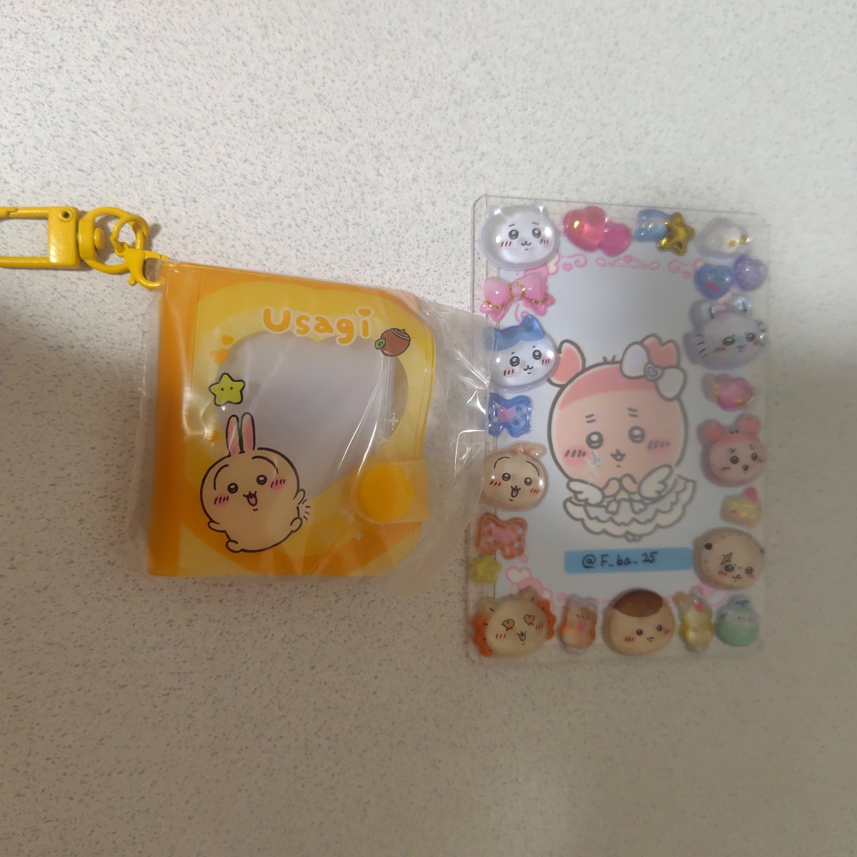 F_ba_25's tweet photo. ちいかわ  ガチャガチャ   ミニコレクトブックキーホルダー  交換

譲… うさぎ
求… 古本屋

🫧郵送交換 https://t.co/wLH88dsjWz