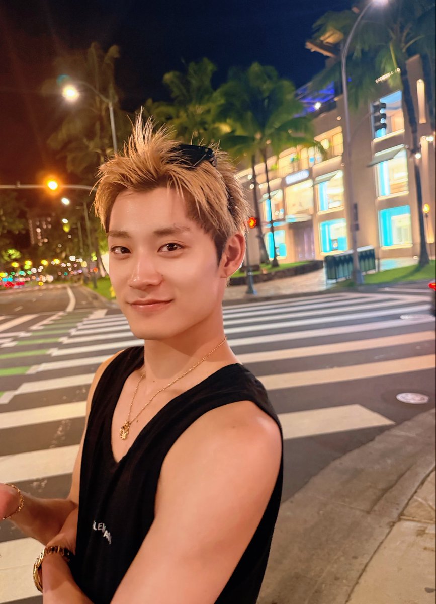 aloha_takamatsu's tweet photo. #HAPPY_ALOHA_DAY

本日10月26日はアロハ26歳の誕生日🌺
これからもアロハらしくかましていきます🤙

26歳のアロハもよろしくお願いします🩵

#髙松アロハ https://t.co/4WvTuxm6zR