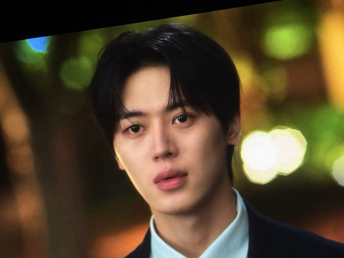 Den_spot's tweet photo. 한태승 웃은 건가 … ? https://t.co/E7RBF0m7CB