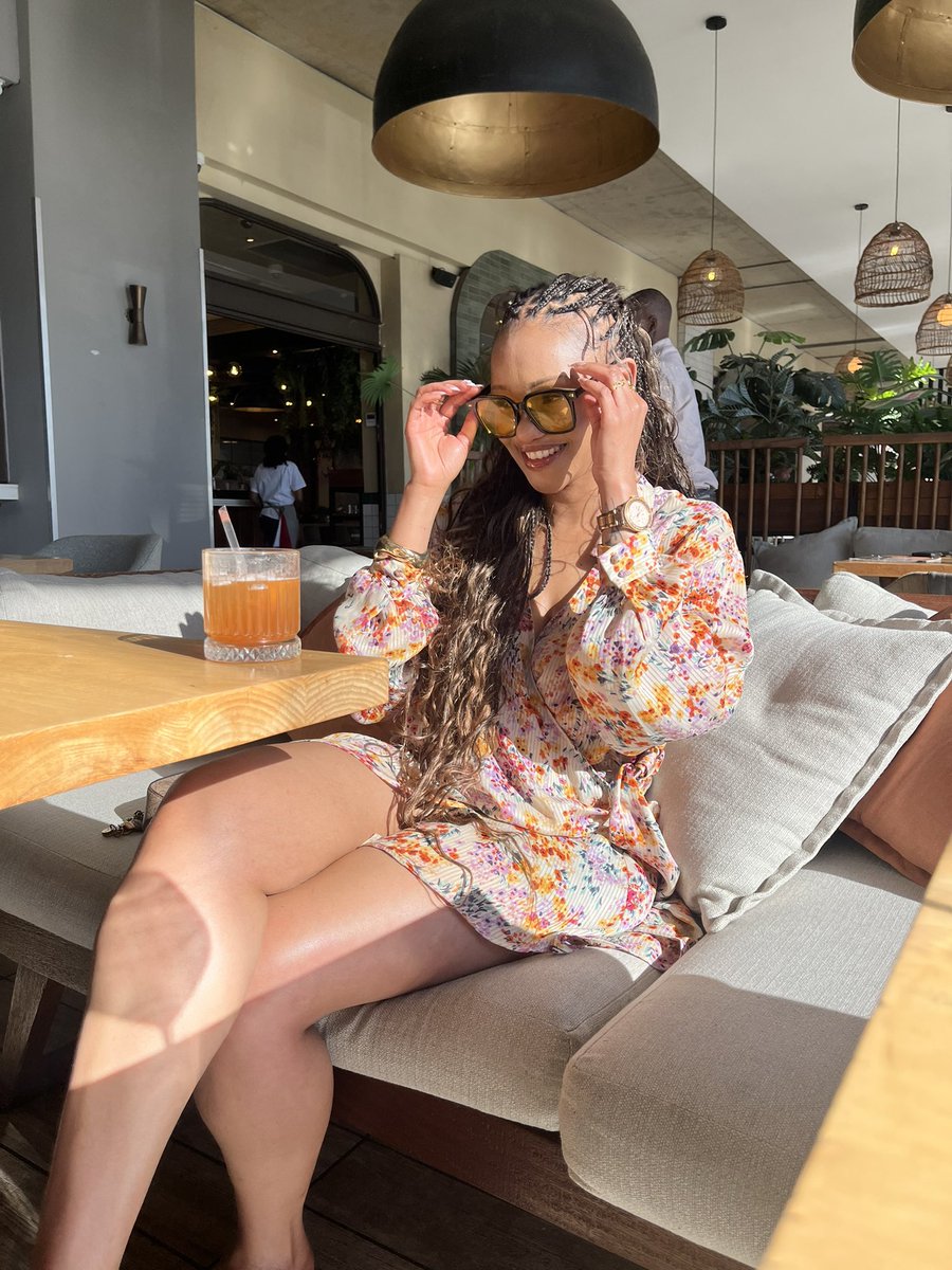 FayFay_M's tweet photo. 🌸🍹 https://t.co/yVzGOjFRrX