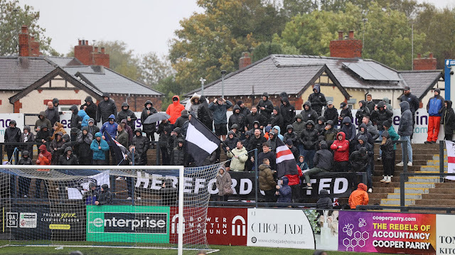 BullsNewsBlog's tweet photo. Before Kick-Off At Macclesfield https://t.co/5csiB8Hem3 https://t.co/nSwOkSjAil