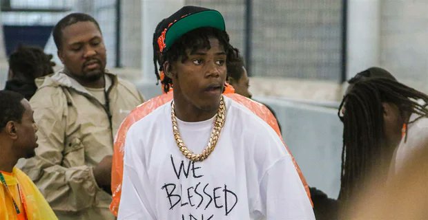 GabyUrrutia247's tweet photo. NEW: 5-star ATH A'mir Sears plans to enroll early at Miami after reclassifying and committing to the Canes.

He loves what he's seeing from Miami on the field.

"Coach Mario and them instilled in me that it was going to be what it was from day one."

https://t.co/3cl4w2Mlyi https://t.co/m0SZmpSro1