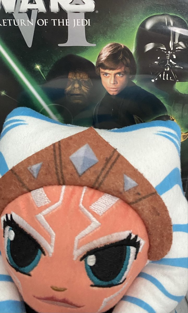 BearwalkerSW's tweet photo. 87 days to Ahsoka season 2 💙🧡✨!! https://t.co/Fqdyz04fyo