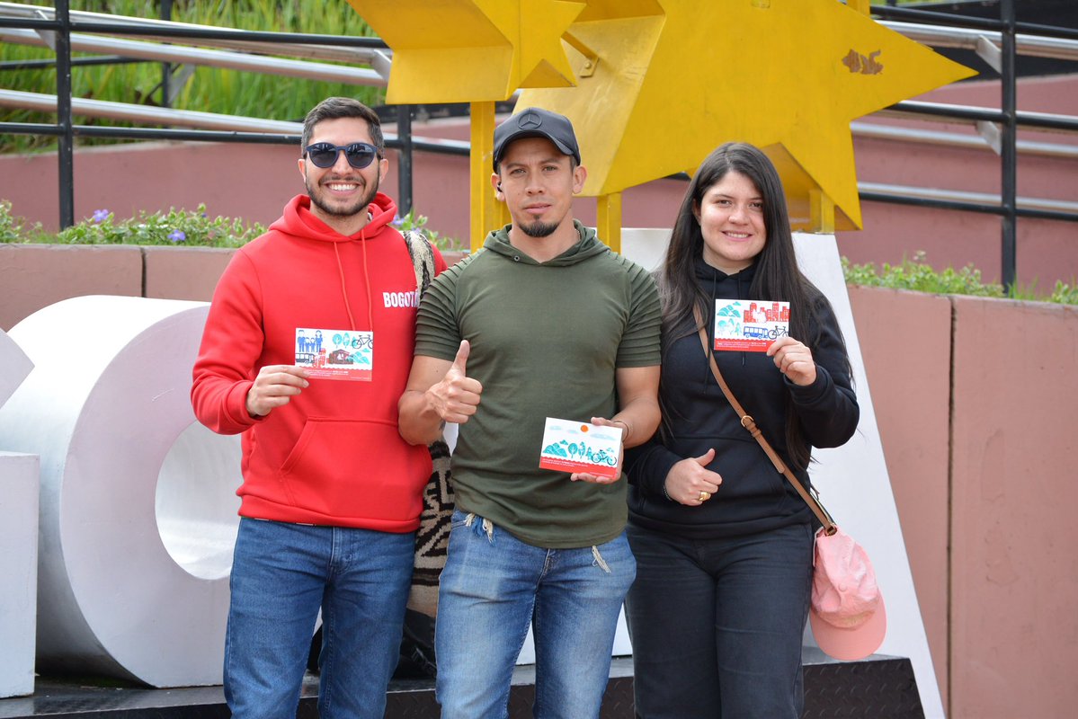 SecGeneralBog's tweet photo. ¡Bogotá confía en su gente! 🚲 

Estamos  en la Plaza Bicentenario dando a conocer el II Plan de Estado Abierto 2026-2027 de 12 entidades distritales y aporta a la gestión pública en la ciclovía. #BogotáConfía✨ https://t.co/ymz7bgzPxY