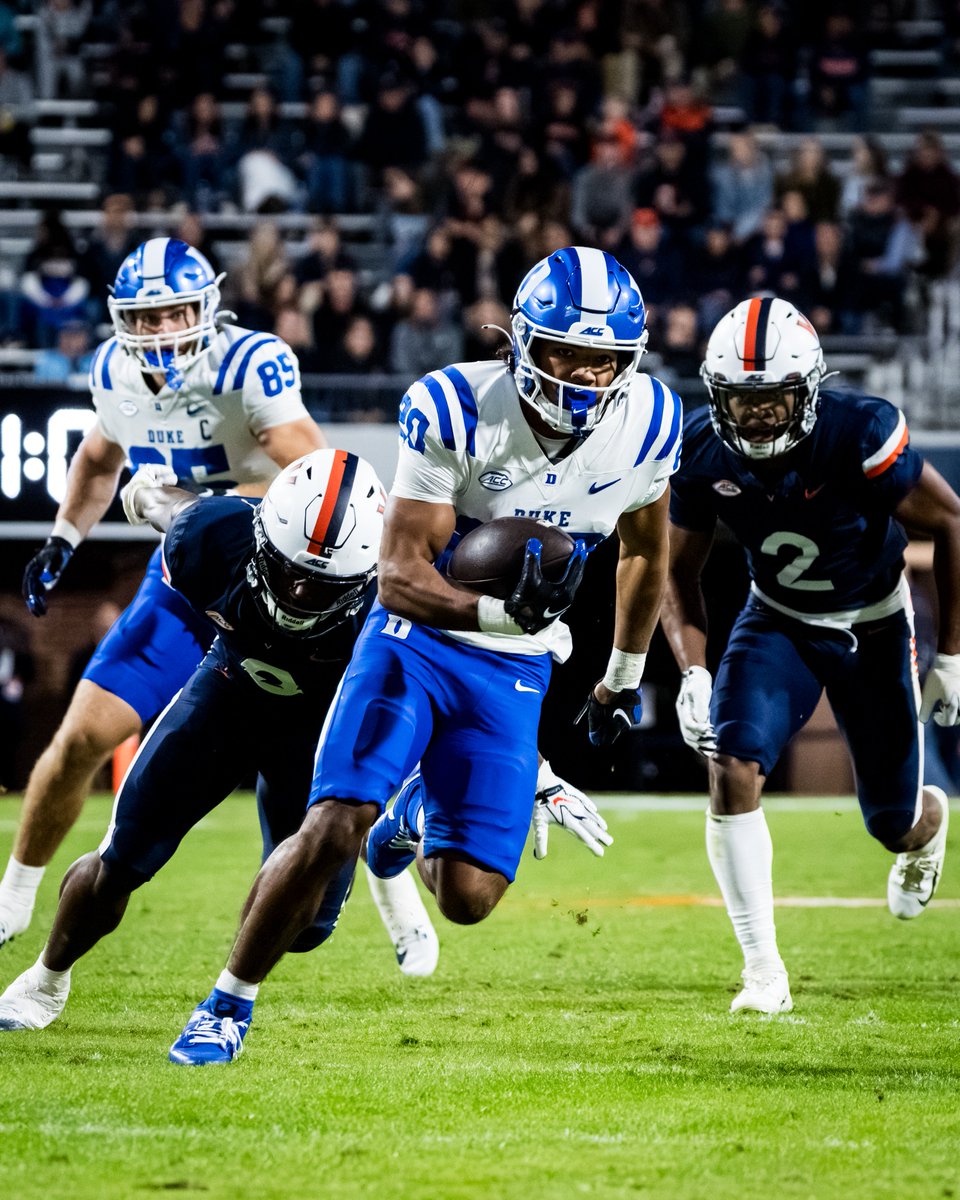DukeFOOTBALL's tweet photo. Nate Sheppard By the Numbers 👀

17 starts
21 games
2007 rushing yards 
2563 scrimmage yards
25 total touchdowns

He's tied for the fastest to reach 2000 yards in a Duke career 👏 https://t.co/OZdGXduSIB