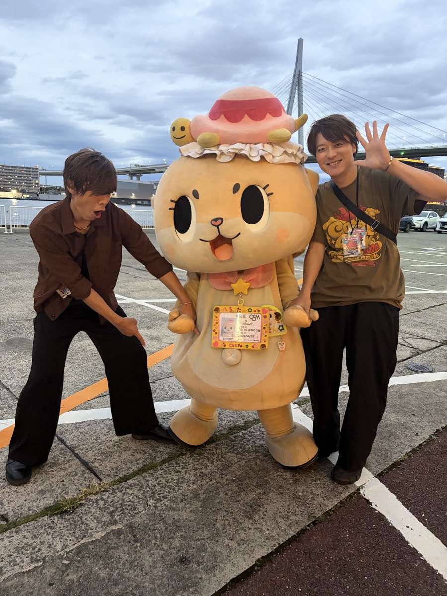 takashi_ohashi's tweet photo. コネコレロックで奇跡が起きたよ！

降水確率90％が、まさかの晴れに変わるなんて誰が思う？

歳を重ねるにつれて、
どうにもならないことには期待しないようになっていくんだけど、
この日ばかりは期待したし、願った。

そしたら、叶った。

これはもう、みんなの想いがそうさせたと思うしかないよね？

委員長は今年も「ダイヤモンド」を真っ直ぐに受け止めてくれたよ。

そして、ラストのZILCONIAのライブで倍返しにしてくれた。

どの出演者も、それを見つめるみんなの笑顔も、とても素敵だった。

今日、音楽であなたと繋がることができて本当に良かったです。

12.4 am hallで会いましょう！

あらためて、コネコレロック10周年。
本当におめでとうございます！

ありがとうございました！

#コネコレロック2026