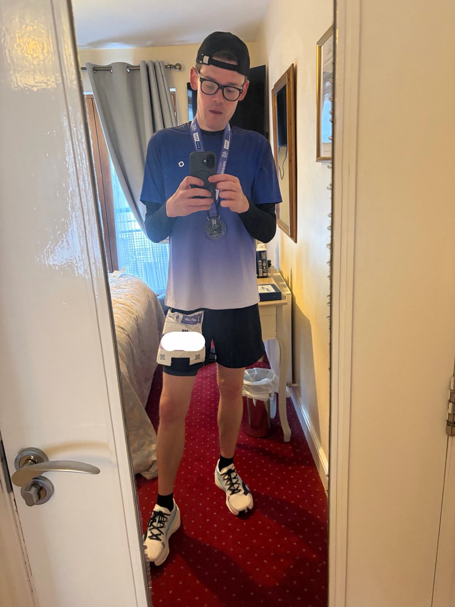 oak_xyz's tweet photo. Do hard things

Just finished my first marathon. 

Thanks for the shirt @monad https://t.co/0XLhWUhHGI