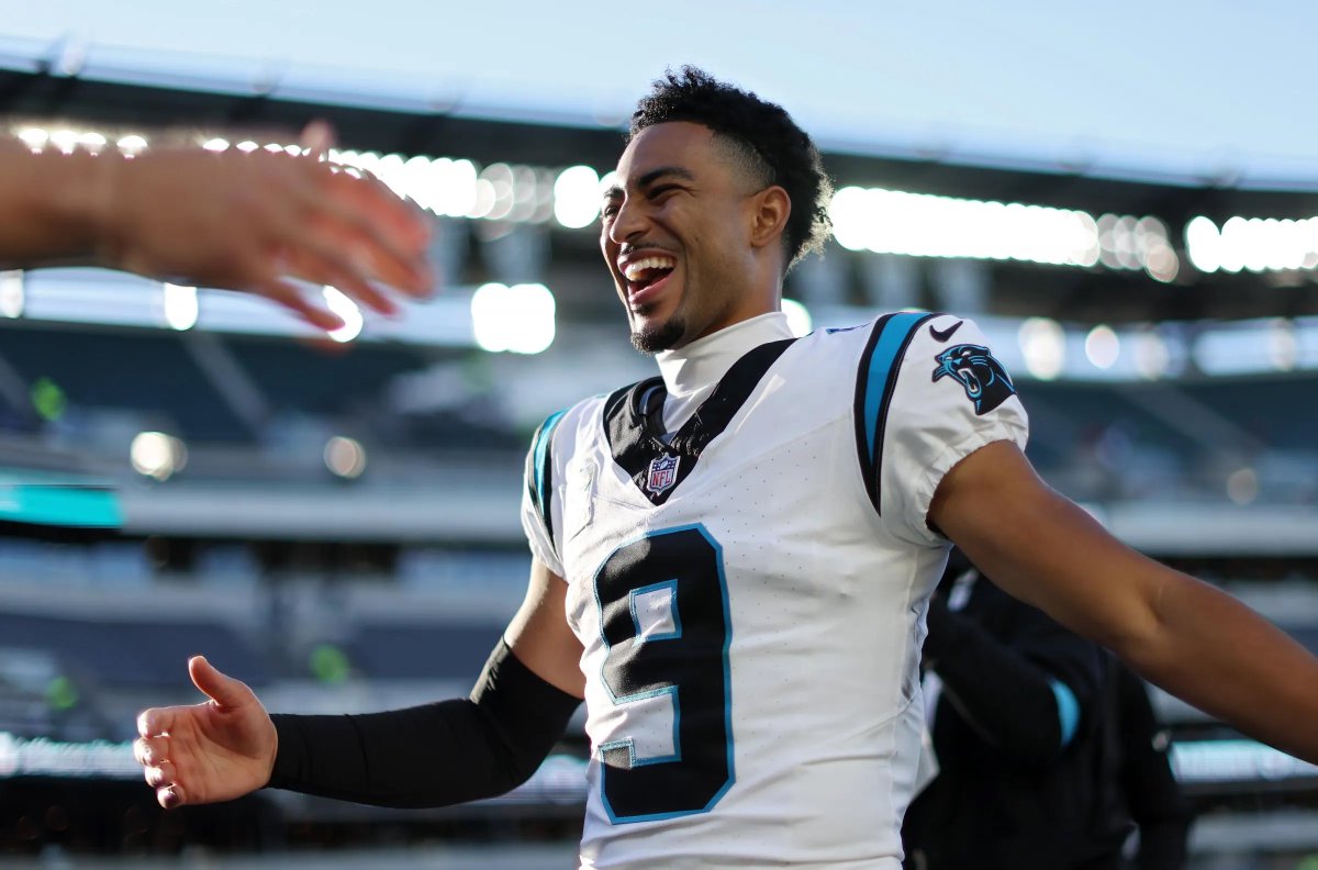 comadreja_clt's tweet photo. Bryce Young stats prediction vs Buccaneers 

340 PYDS
28/40
3 PTD
1 RUTD
0 INT

27-15 Panthers win https://t.co/ejor2zJBpx