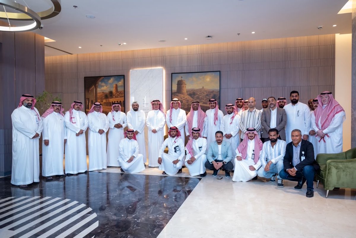 toa5968's tweet photo. فضل الله تعالى تم هذا اليوم افتتاح #شركةالدريس للخدمات البترولية والنقليات #فرع_حرمة  
برعاية كريمة من:
#المديرالتنفيذي 
م/ عبد الإله بن سعد الدريس
و #المديرالعام
 أ/ خالد بن عبد المحسن الدريس.

ومن أجمل ثمار هذا الافتتاح توظيف العديد من شباب المحافظة  في هذا الفرع بما يسهم في دعم أبناء الوطن وتوفير فرص العمل لهم .
كل الشكر والتقدير #لشركة_الدريس للخدمات البترولية والنقليات ولإدارتها الكريمة على هذه المبادرة المباركة وحرصها على دعم شباب المحافظة وإتاحة الفرص الوظيفية لهم وهذا ليس بمستغرب على شركة وطنية رائدة لها إسهاماتها المشهودة في خدمة المجتمع ودعم أبناء الوطن .
بارك الله فيكم وفي جهودكم وجعل ما تقدمونه في ميزان حسناتكم 🌹