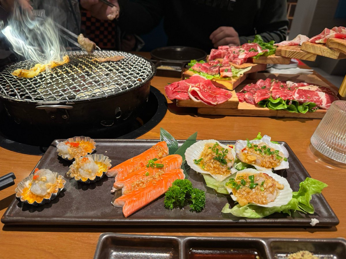 cafe533274651's tweet photo. [今日のランチは、巷で噂の「佬纲巴至」料理店へ行ってきた！絶品の味に大満足だよ]， https://t.co/yDtm3wbEYS