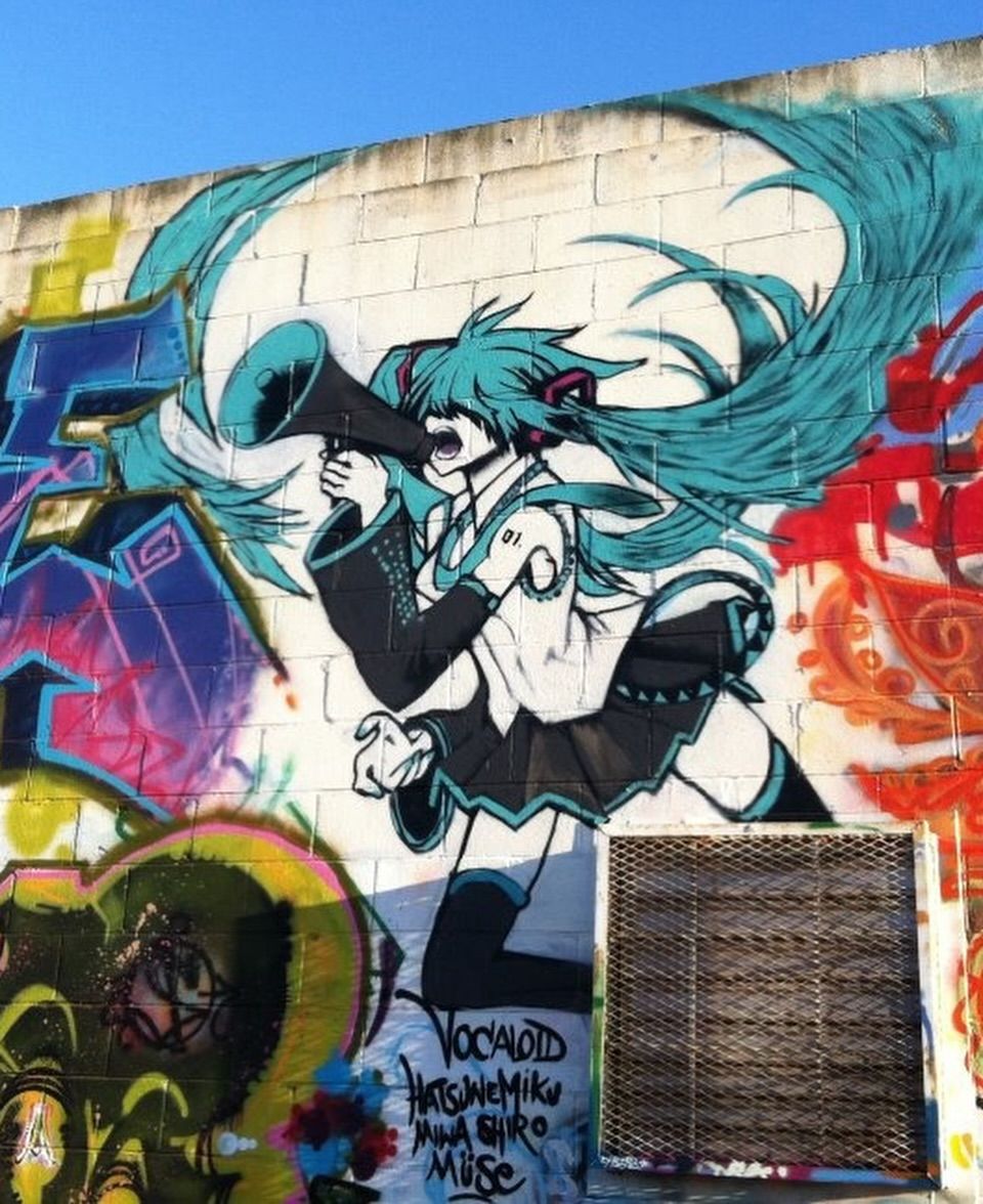 finalformlab's tweet photo. An artist painted a Hatsune Miku graffiti mural on a public wall located in Richmond, California https://t.co/7MZnK4m4Th