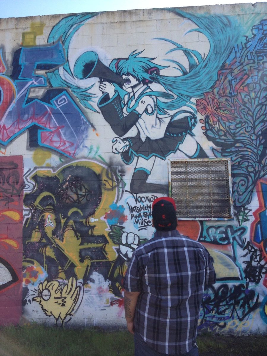finalformlab's tweet photo. An artist painted a Hatsune Miku graffiti mural on a public wall located in Richmond, California https://t.co/7MZnK4m4Th