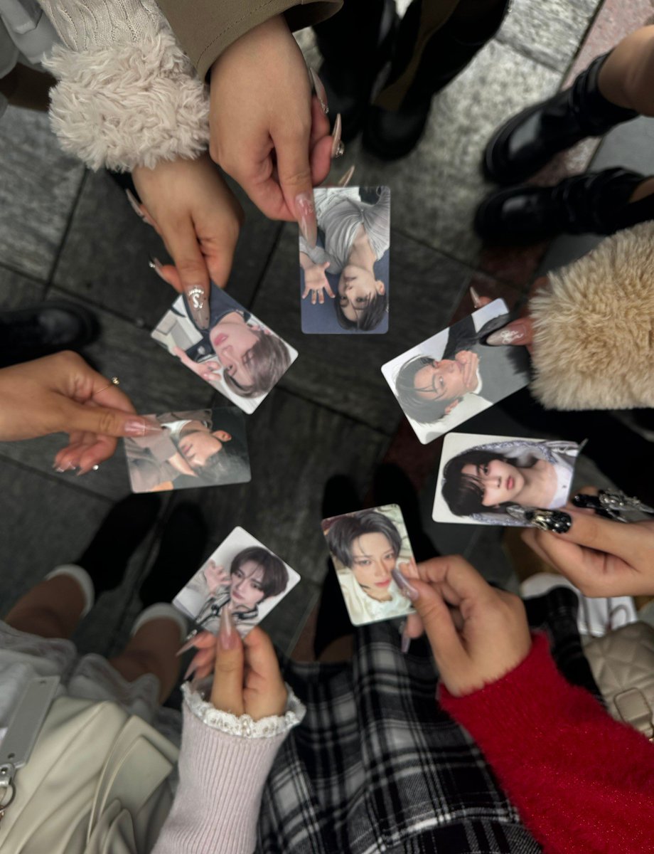 3x1n9's tweet photo. お見送り会ちゃんと記憶残ってないけどとりあえずみんなちっちゃな頭でAIかと思うくらい美しかった😇💖
allyzのみんな可愛くて優しくてのむちょあよㅠㅠ❤︎ https://t.co/HwHL9V4Sko
