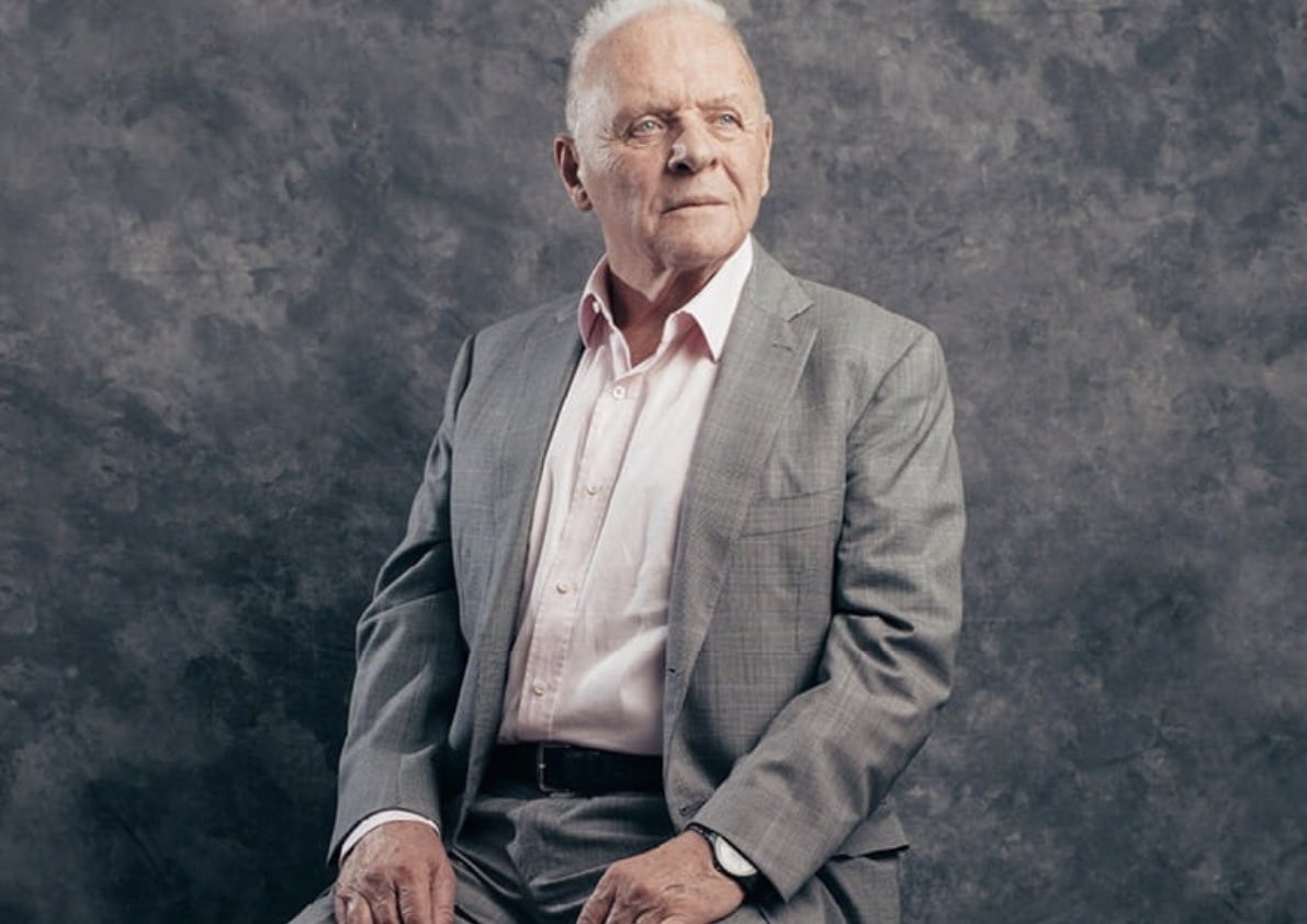 Visionaryvoid's tweet photo. An interviewer once asked Sir Anthony Hopkins why you never see his pictures in the tabloids, walking into a restaurant or whatever. Hopkins answered: "Because I don't call ahead and tell them where I'm going".

It’s a brilliant quote to me, as there’s a lot of truth in it — if you want privacy, you can still get it, and loads of it. What a lot of people don’t seem to realize is that a lot of celebrities need tabloids. And actively seem to court them. Movies benefit, too, from the ‘power couples’ and all the hyped up famous folks, doing things, going places… is actor X from this and that movie going somewhere with his co-star? Oh they must be dating, secretly!

Anthony Hopkins doesn’t really do social media, either, he’s old-school — Mr. Hopkins writes letters. A few years ago, one of them leaked when he wrote a letter complimenting the actor Bryan Cranston on “the best acting he’d ever seen”, in Breaking Bad. It was a private moment of genuine praise from one actor to another. When it was leaked, Hopkins was pissed off. Now, he doesn’t write letters anymore, either.
When I watched The Two Popes, I was amazed to find that Anthony Hopkins composed the piano songs his Benedict played, himself. This man has a lot of (hidden) talents. He was able to develop them because he’s from a generation that doesn’t endlessly scroll the internet — a generation of craftsmen, artisans, builders, composers of song and letters. A dying breed, thanks to the instant gratification of tabloids and the net.