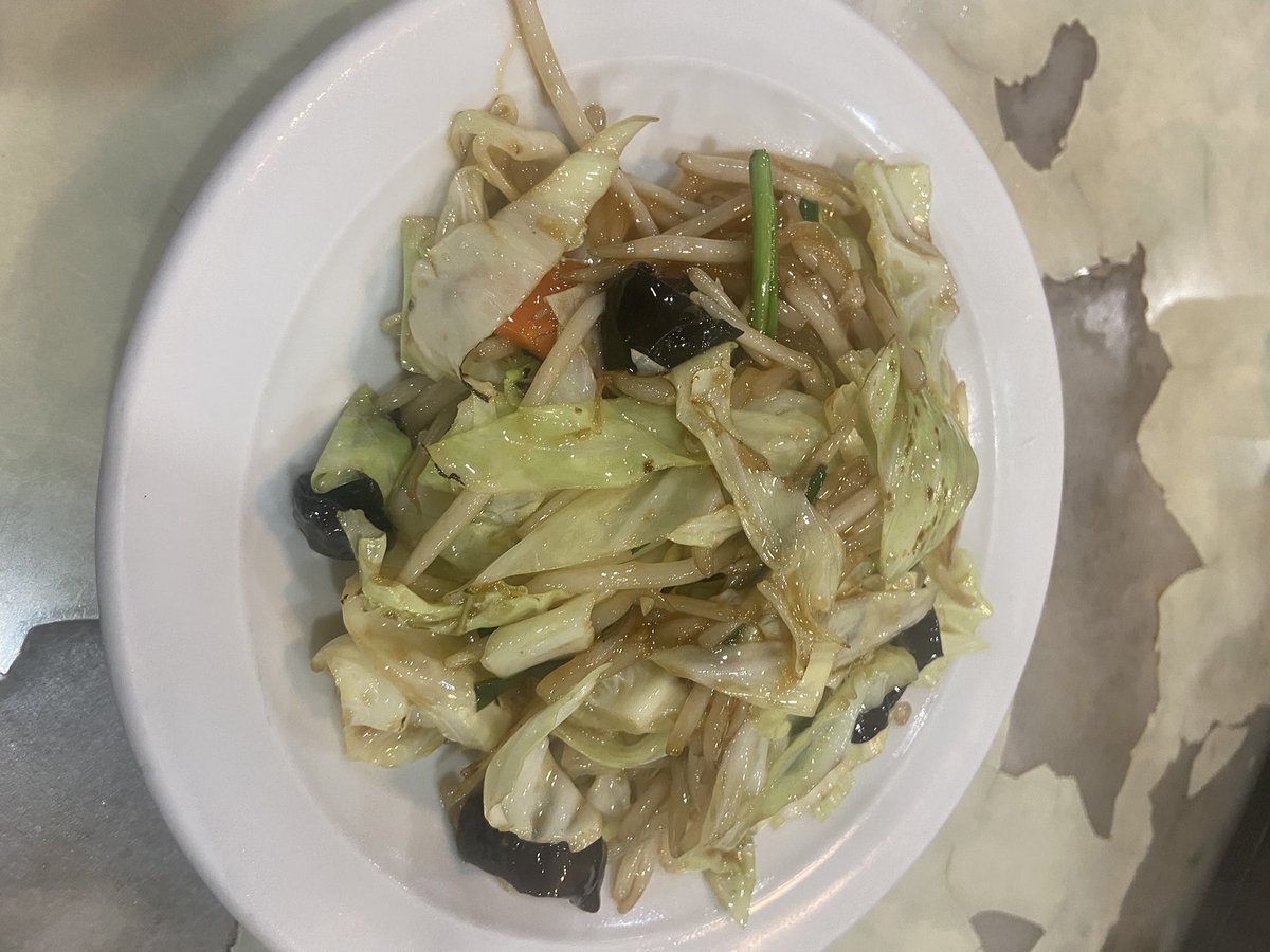 innamiyuji0501's tweet photo. 藤山屋３日連続きちゃった、、、
うまいし安い😋 https://t.co/3ayEK2ubgP