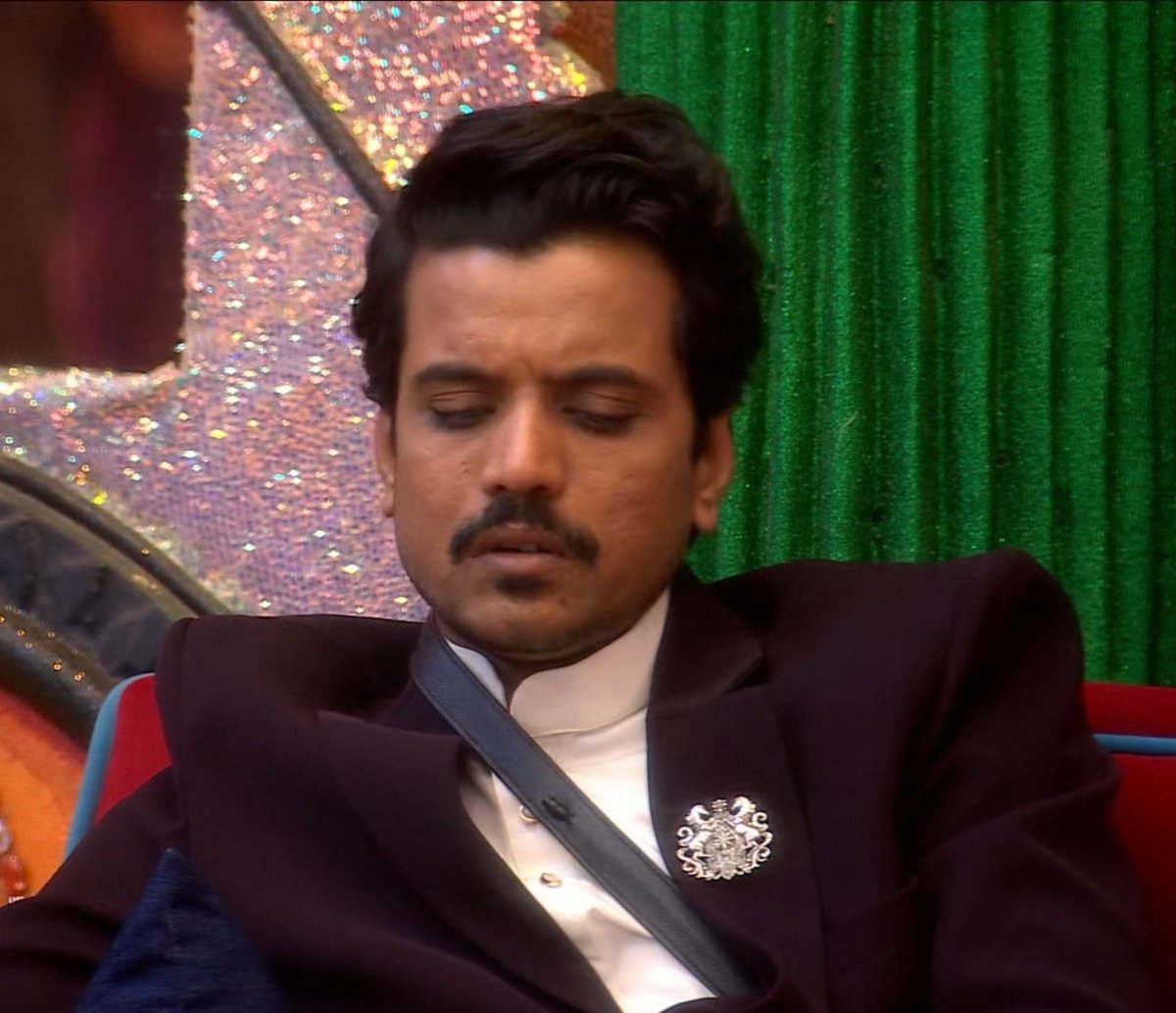 its_SanyHere's tweet photo. Asif is right there, makers Qazi ko hero dikhane ke liye unnecessary logo ko nagative portray kar rahe hai !
#BiggBoss20 https://t.co/MhUrCQVSJI