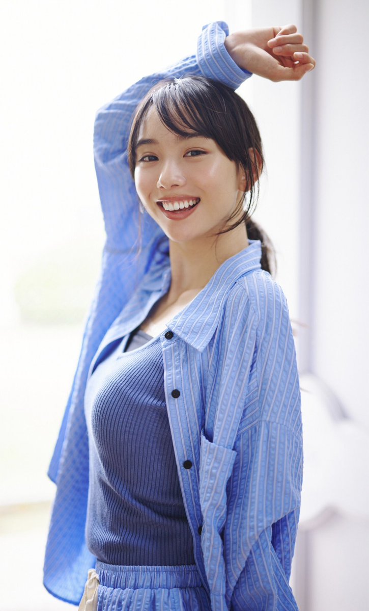 tyouan_1717's tweet photo. 【デジタル限定】松本麗世写真集「羽化。」
DMMブックス発売中🆕
#松本麗世
↓収録内容・購入先 https://t.co/bFS3qpSm2V