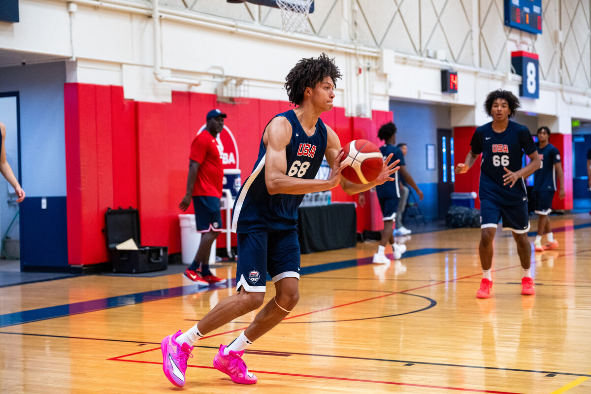 rodgerbohn's tweet photo. 6'8 '28 Evan Willis of @UtahprepMb lived up to 5 star billing at @UsaBasketball,showing he could utilize athleticism on both ends.Used 45 inch vertical w/activity at rim,was comfortable shooting 3PT,&amp;played w/big time motor

More #USABJNT on @Ballislife

https://t.co/5iKHncE5kn https://t.co/6k6oc6RIxB