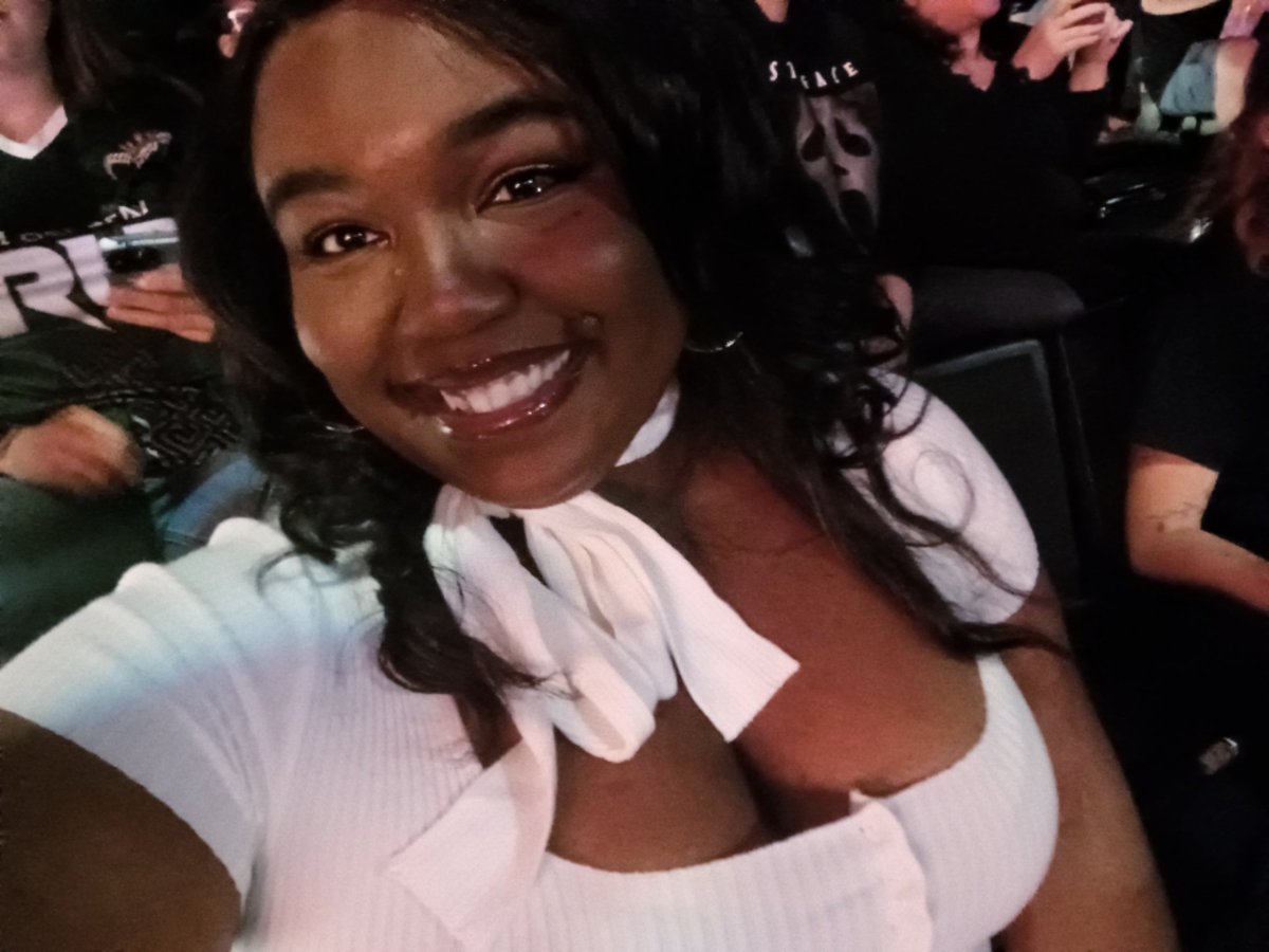 _shownusofty's tweet photo. hot girls watch aew💋

#AEWCollision https://t.co/B1A6vpRXVV