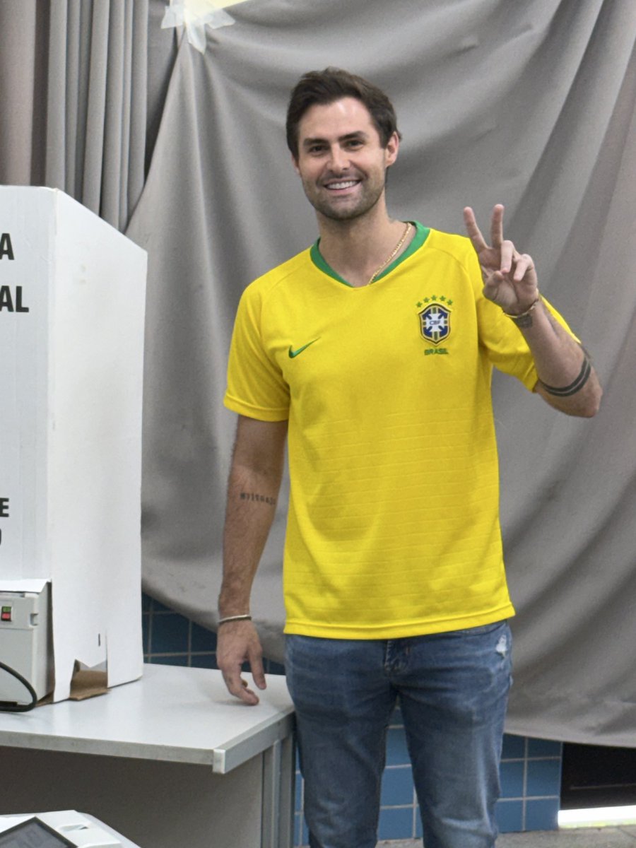NoiteVelha tweet picture