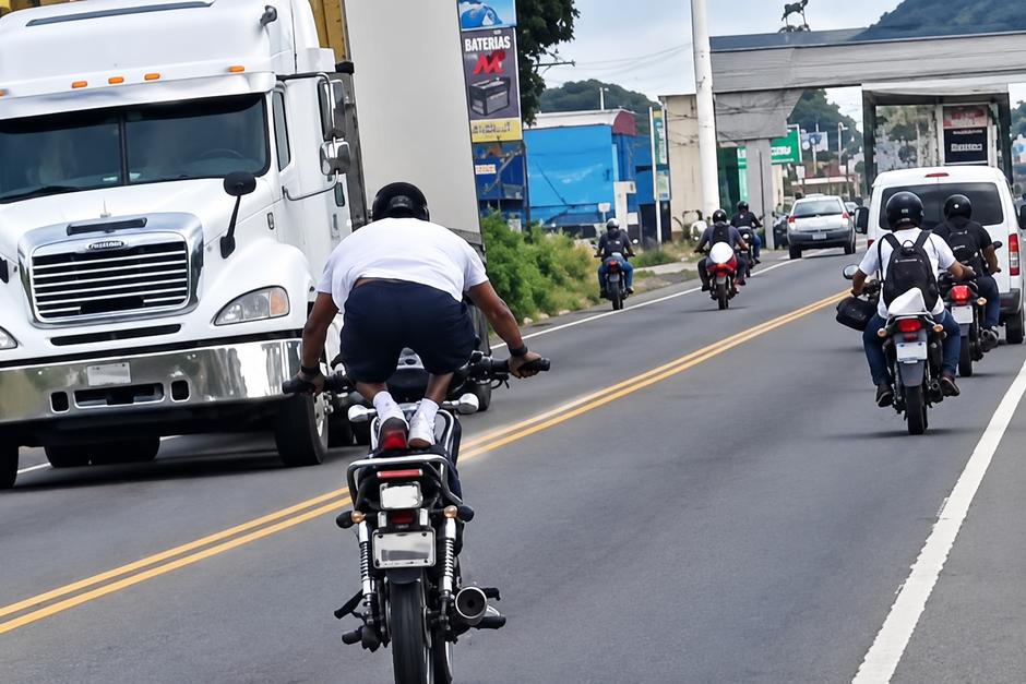 Sorprenden a conductor realizando maniobras peligrosas en plena ruta (video)