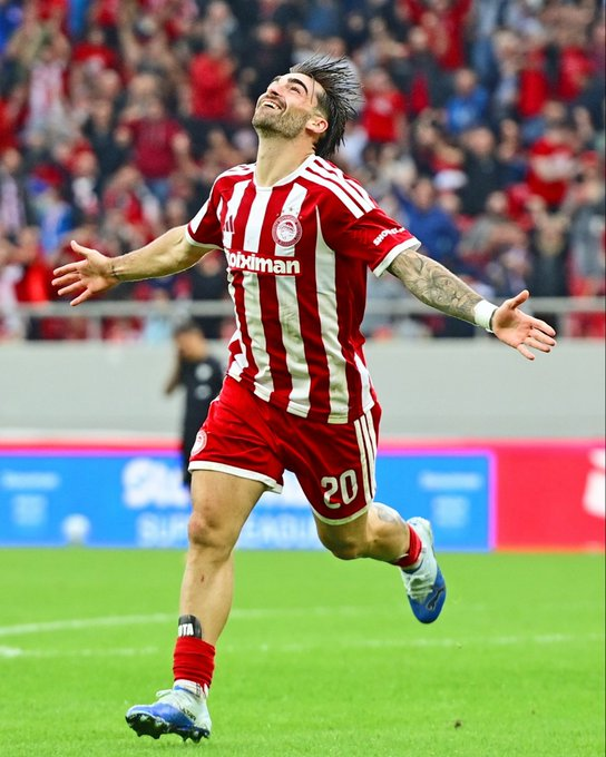 CabineSport's tweet photo. Jota Silva fez o primeiro hat-trick como profissional. https://t.co/N7nTzE8rlj