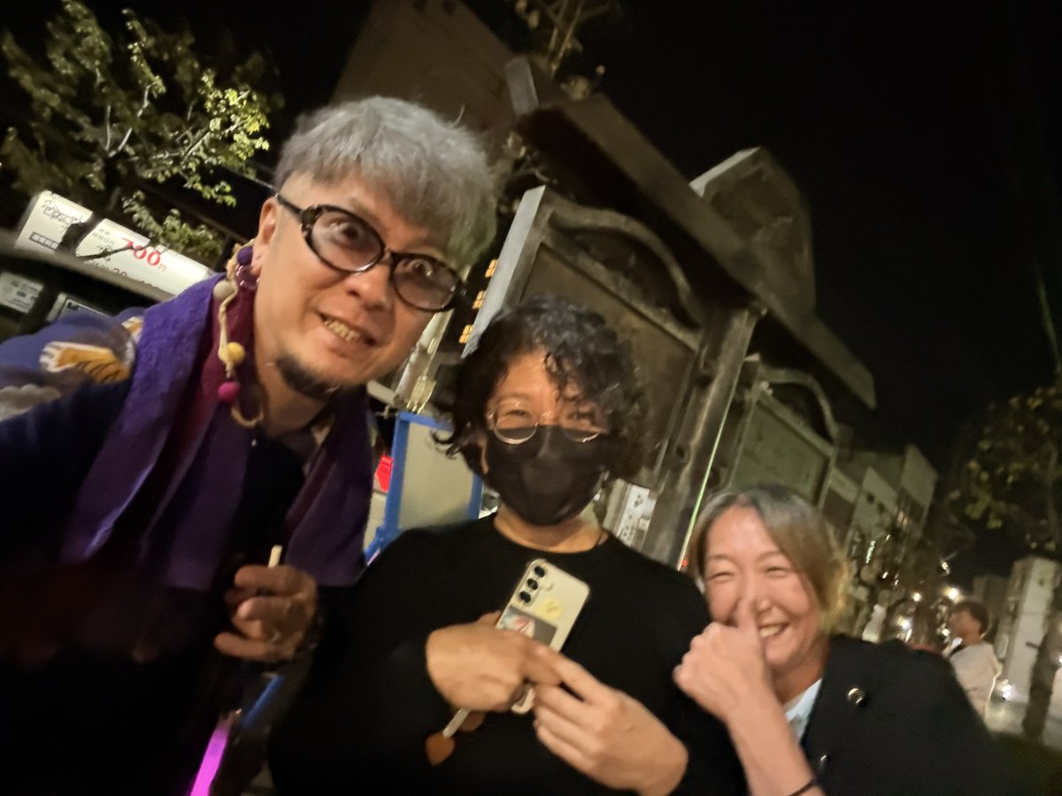 GD_HarasHow's tweet photo. 10/24
【松本の自撮り❺】
"ゴッドフェニックス"という
すげー神々しい名前のバンドをやってらっしゃる
おぐちさんとノンノンさん
気に入ってもらえたようで
対バンしようと言ってくれた
いつでも受けて立つ！
#松本大戦略
#ゴッドフェニックス
#極めて対バン https://t.co/2btd5KJTAP