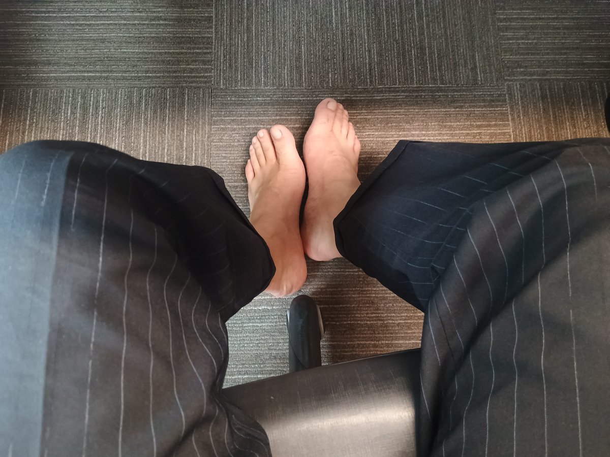 bulgingbladder's tweet photo. Today should be another no toilet day
#maleomorashi #maleomo #omorashi #holdingpee #holdingpiss #fetish #horny #dmsopen 
#xixi #mijo #tesao https://t.co/mbKCpsWwiz