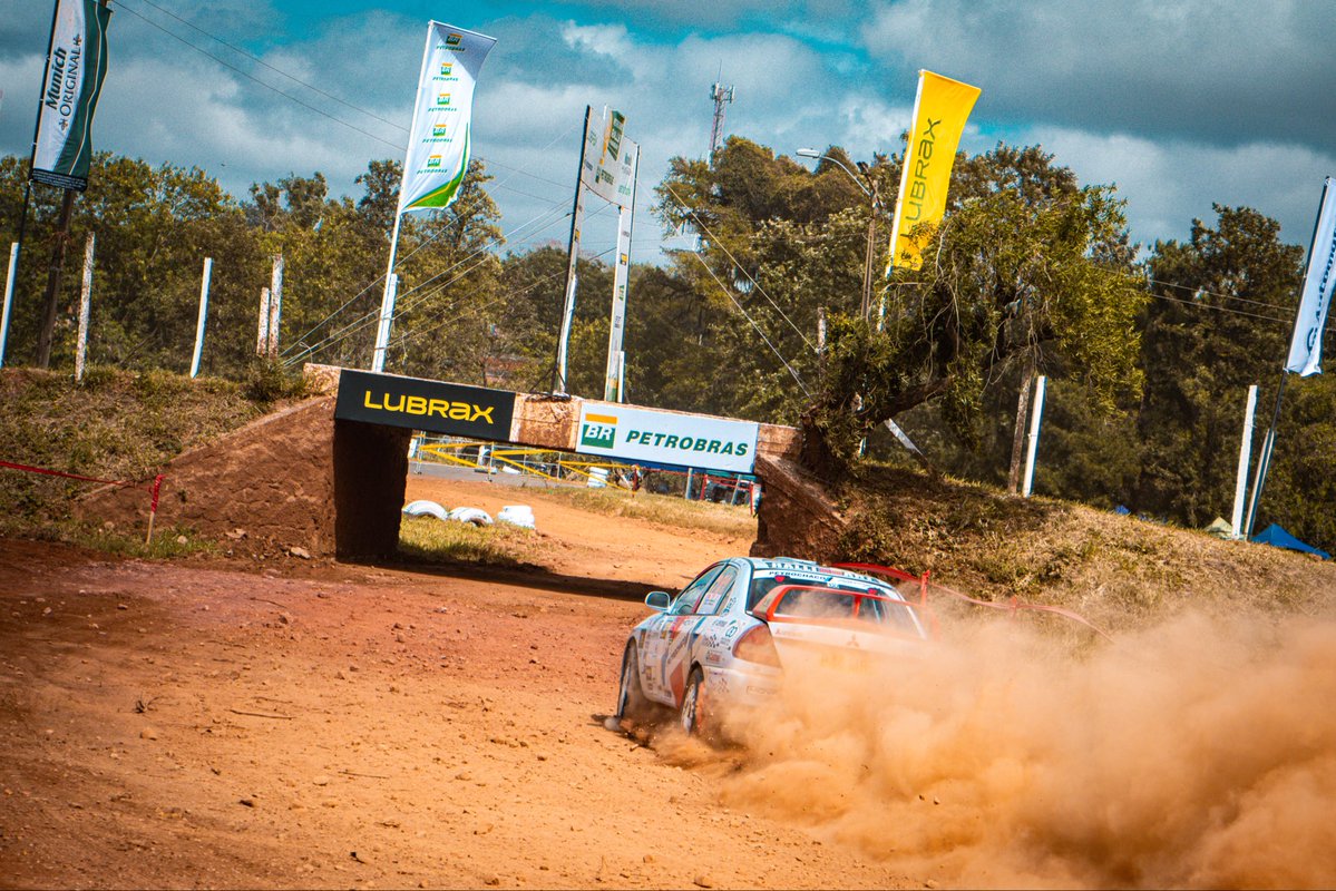 rallypy's tweet photo. 📸 ¡Fiesta total a pura adrenalina en la clasificación del #PetrobrasRallyTranschaco26! 🏁 https://t.co/LtIbAeRoEJ