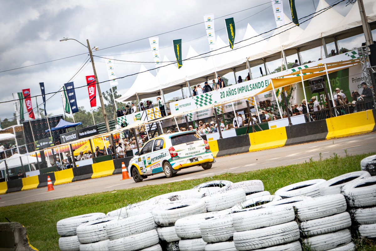 rallypy's tweet photo. 📸 ¡Fiesta total a pura adrenalina en la clasificación del #PetrobrasRallyTranschaco26! 🏁 https://t.co/LtIbAeRoEJ