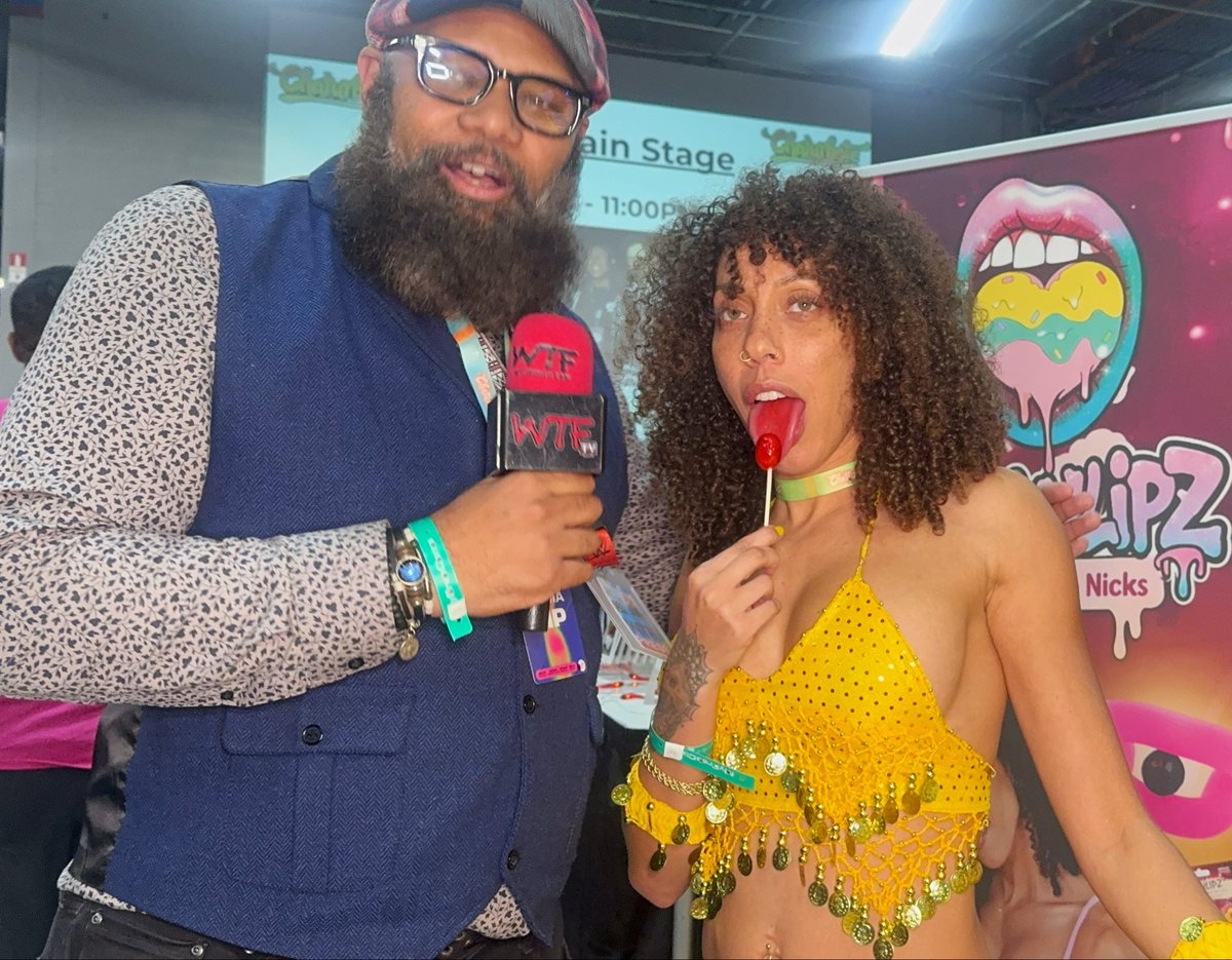 WTFtv's tweet photo. Back at it again with the VERY lovely @frecklemonade_ ππ₯
She brought that sweet, spicy, tongue-out energy to my mic once again and Edison couldn't handle it π
πΈ: @924photos
#ExxxoticaNJ #Exxxotica #FreckleMonade #WTFInterviews #SpicyShenanigans https://t.co/Sh9tiZhrJE