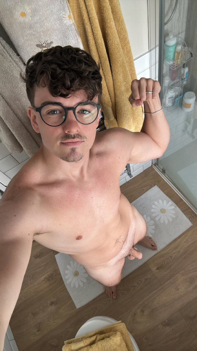 BritishGuyz's tweet photo. 🍆 @JtpeachOF https://t.co/FtmLF1TrUz