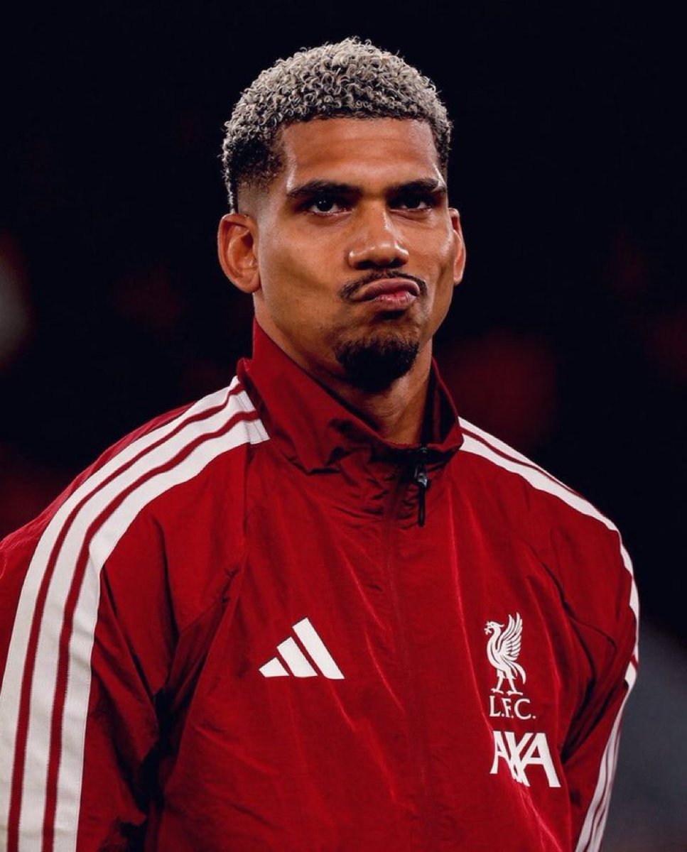 ayodejiarizona's tweet photo. Araujo is unreal at right back 🔥
Why isn’t anyone talking about him? His defensive discipline, duel strength and composure have stood out against Brighton. He brings the fight and stability we’ve lacked at the back.
Proper defender. #LFCBHAFC #LFC #FPL #EPL https://t.co/1ZNiXFtpyP