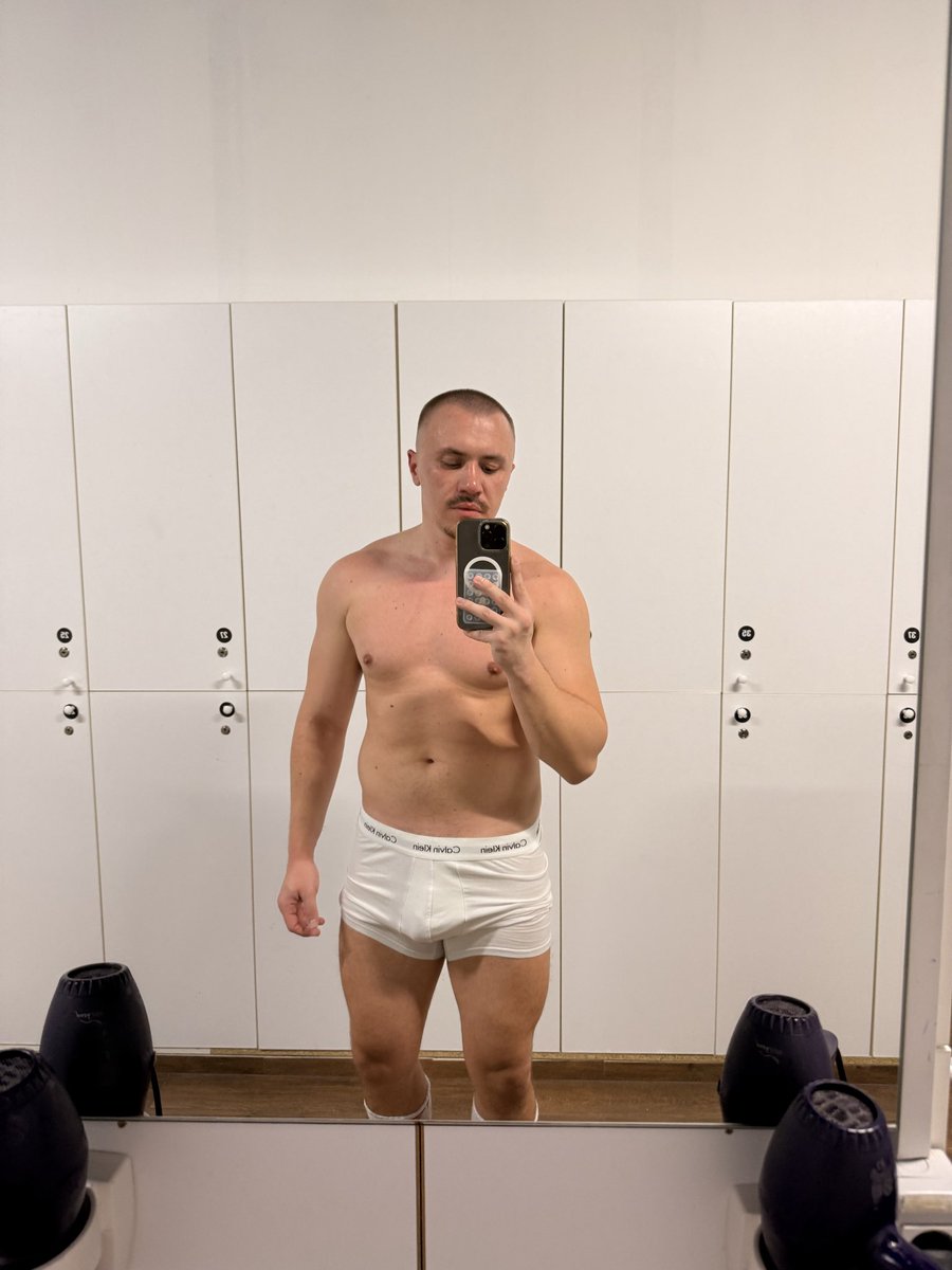 boyfromro's tweet photo. Who likes boxers? https://t.co/Zr0b4TsCZz