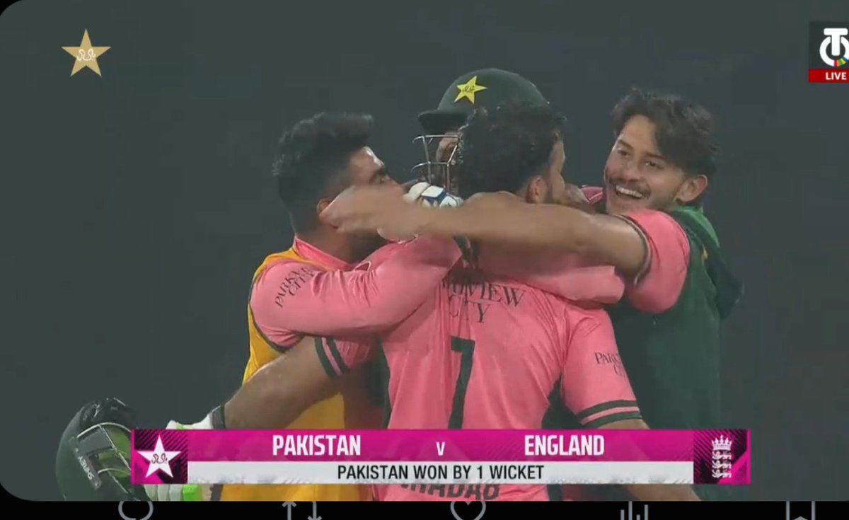 HassanAbbasian's tweet photo. Shadabbbbbb khan what a generational you have just played. One for the history 😭♥️ https://t.co/wTT5wJdWM9